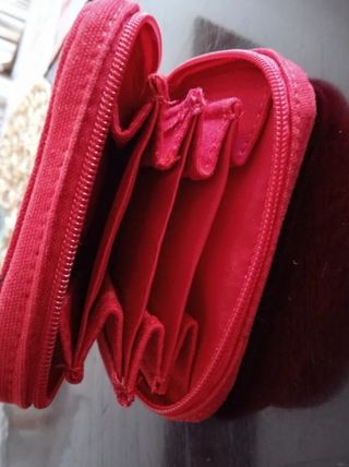 Monedero rojo de lona
