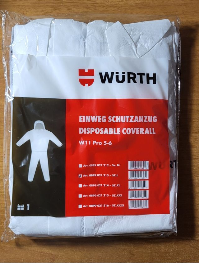 4 tute di protezione monouso