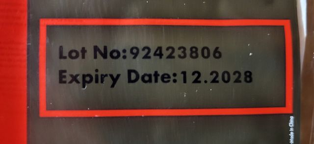 4 tute di protezione monouso