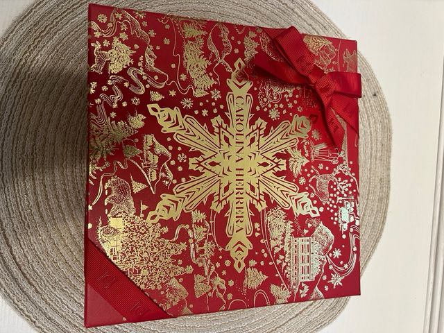 Caja vacia carolina herrera