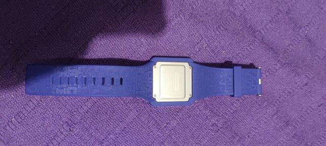 Reloj converse en azul en 20€