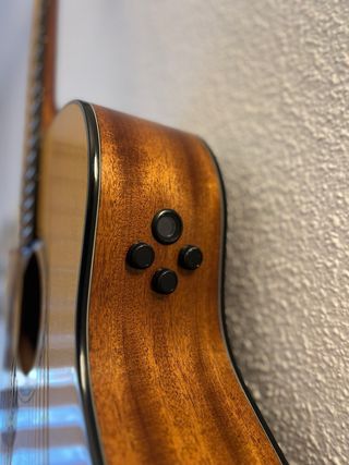 GUITARRA ACÚSTICA CORT PARA ZURDOS