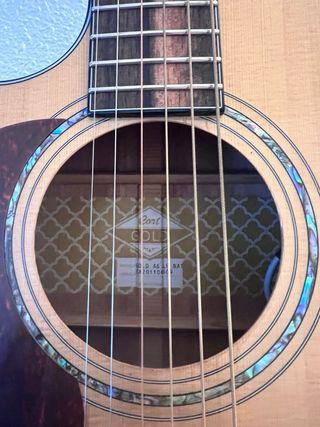 GUITARRA ACÚSTICA CORT PARA ZURDOS