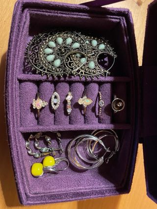 Portagioie con gioielli inclusi