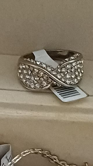 ANILLO CON DIAMANTES SINTÉTICOS 