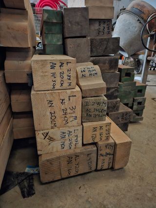 Vigas de madera de varias medidas. 
Lote enteo 600