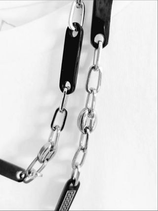 Cadena de eslabones plateada