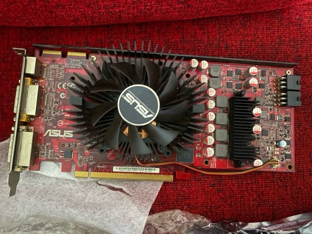 Torre pc con grafica Asus