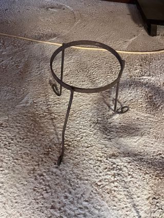 Porta macetas, pie maceta