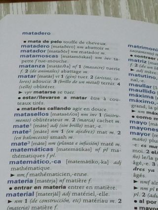 Diccionario Esencial Français-Espagnol / Español-F