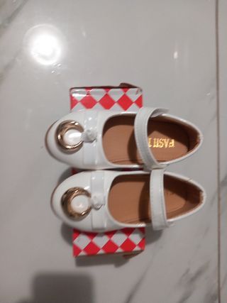 Scarpe numero 25