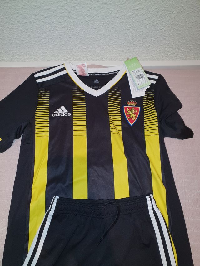 Equipacion adidas original avispa niñ@ Real Zarago