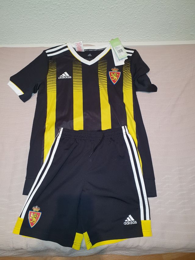 Equipacion adidas original avispa niñ@ Real Zarago