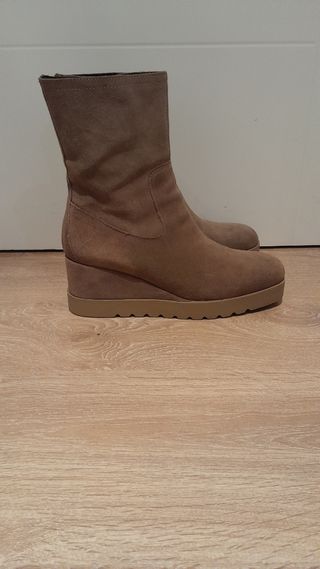 Botas cuña piel vuelta/ante Viguera