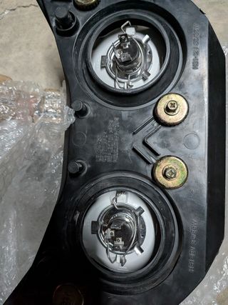 Se vende solo baúl para moto ,con dos llaves,faro