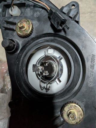 Se vende solo baúl para moto ,con dos llaves,faro