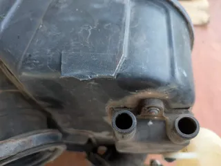 Se vende solo baúl para moto ,con dos llaves,faro