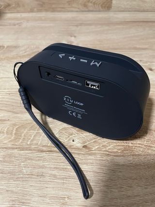 Altavoz con soporte para movil