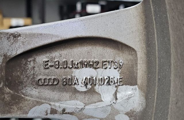 4 Llantas audi 19 ORIGINALES como nuevas