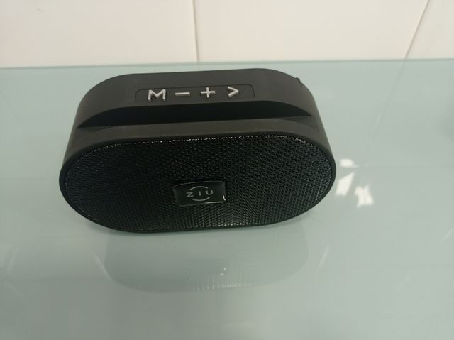 Altavoz con soporte de movil