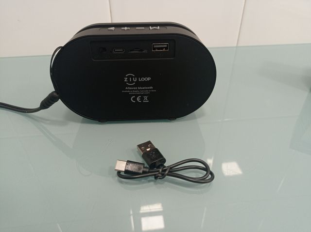 Altavoz con soporte de movil