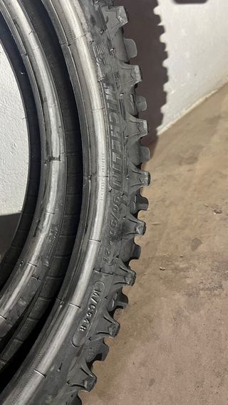 Neumaticos delantero michelin medium enduro