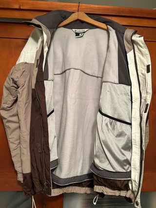 Chaqueta o chaquetón de nieve Columbia.