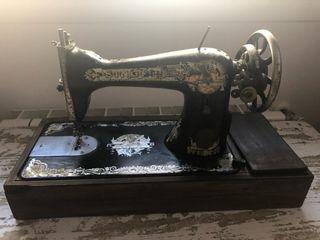 Maquina de coser Singer