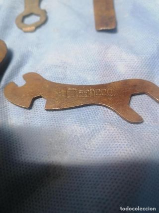 LOTE DE DESMONTADORES Y LLAVES ANTIGUOS BICICLETA