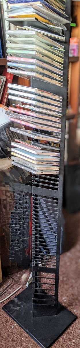 Torre porta CD's metálica