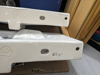 2 lavabos Roca con grifo y accesorios