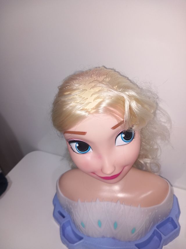 Busto muñeca frozen