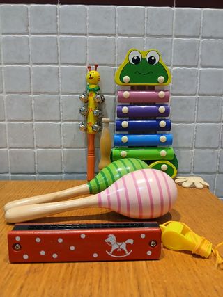 Juguetes musicales de madera