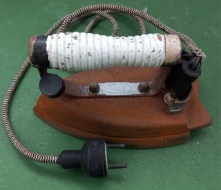 Plancha eléctrica antigua