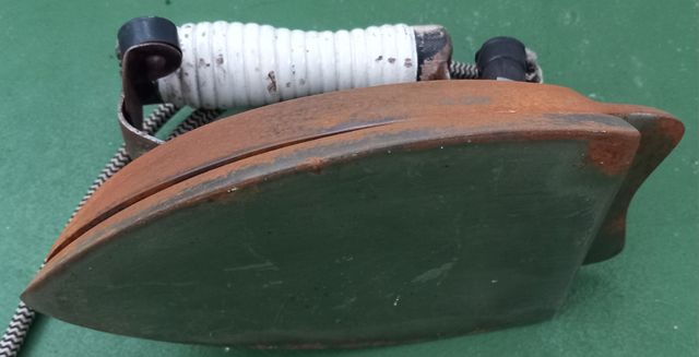 Plancha eléctrica antigua