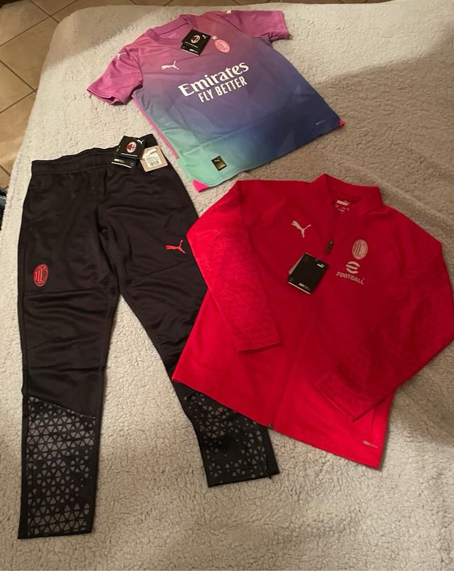 Tuta e maglietta Milan  ragazzo 11/12 anni