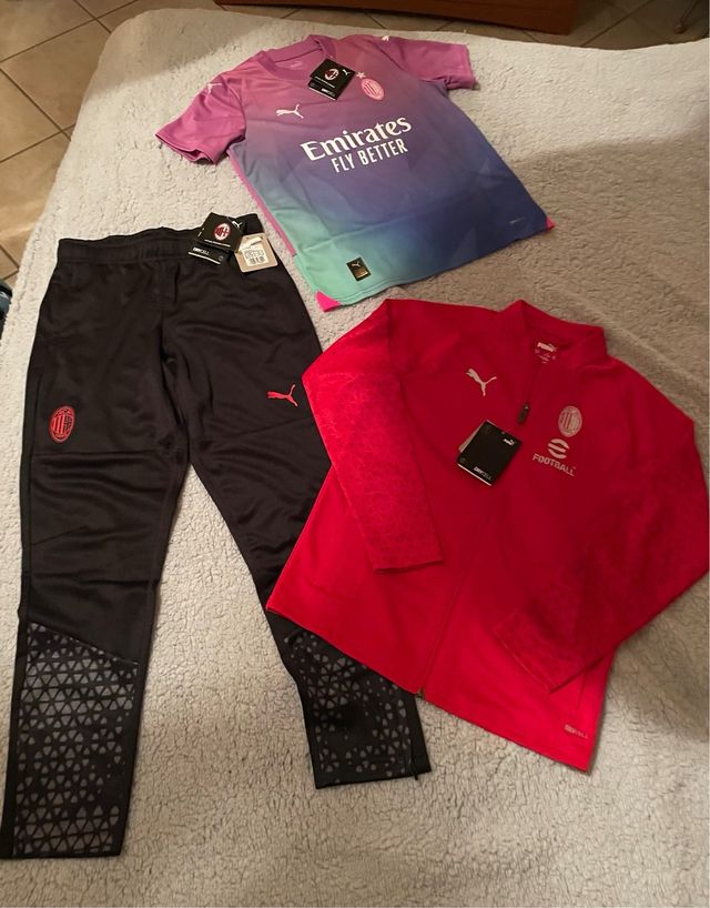 Tuta e maglietta Milan  ragazzo 11/12 anni