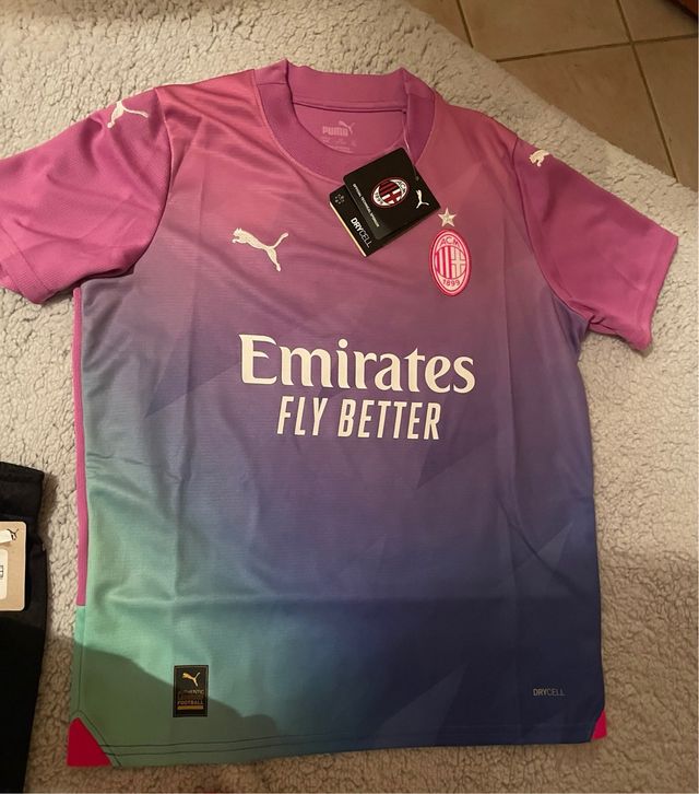 Tuta e maglietta Milan  ragazzo 11/12 anni