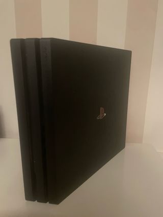 Ps4 Pro con lector solo el mando rojo y 10 juegos