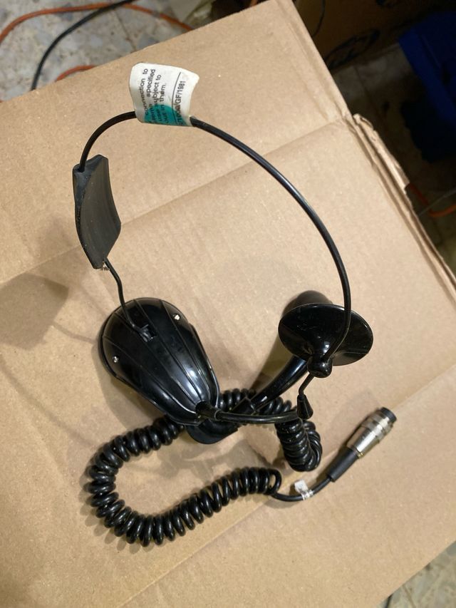 Dos auriculares de telefono vintage