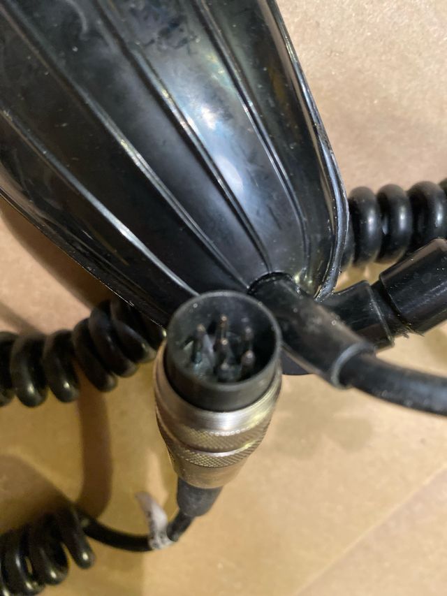 Dos auriculares de telefono vintage