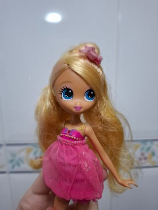 Muñeca Barbie pulgarcita