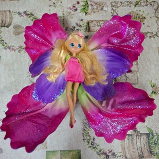 Muñeca Barbie pulgarcita