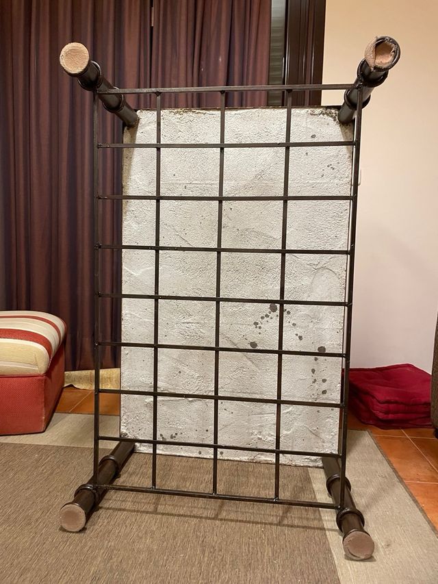 Mesa pequeña de forja