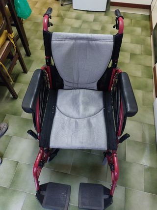 Silla de ruedas plegable