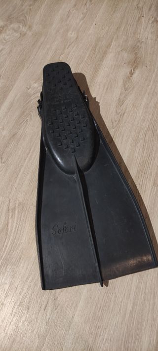 Equipo de buceo antiguo