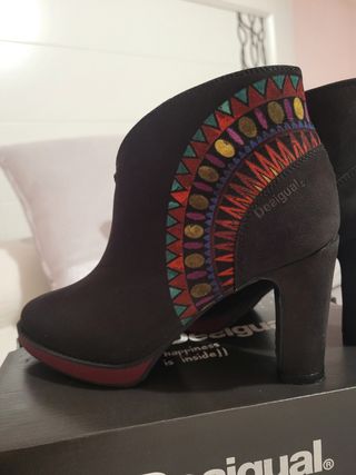Botines DESIGUAL 