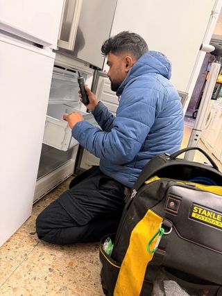 TÉCNICO DE NEVERA Y LAVADORA