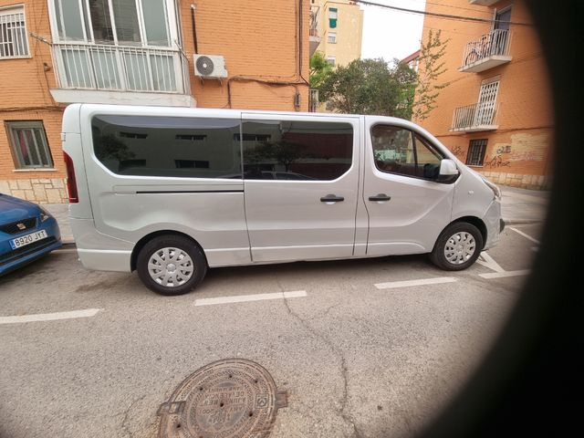 ALQUILER DE FURGONETA CON CONDUCTOR