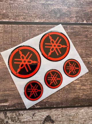 EMBLEMAS GEL MOTO YAMAHA R1 TRACER TZR VMAX WRF RR